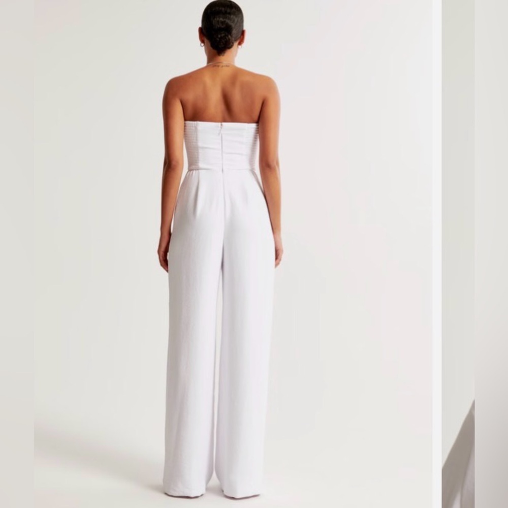 Abercrombie & Fitch Strapless Premium Crepe Wide Leg Jumpsuit White Small NWT - Picture 3 of 16